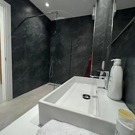 Aron's 610, 5th Floor Apartamento